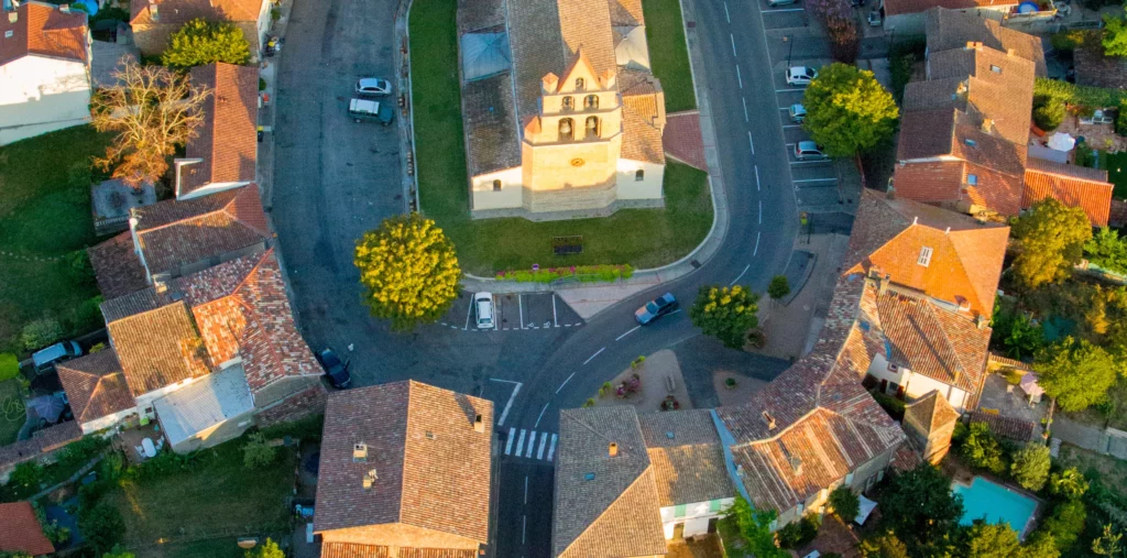 Cœur de village de Paulhac vue du ciel